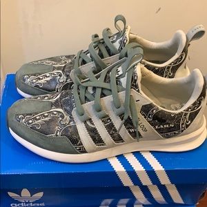 Adidas sl loops money sz 13
